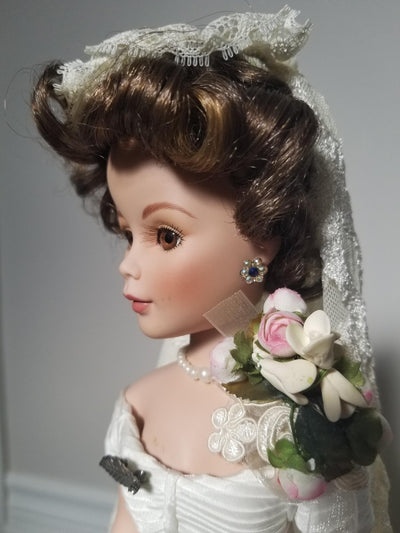 Jaqueline Kennedy Bride Doll